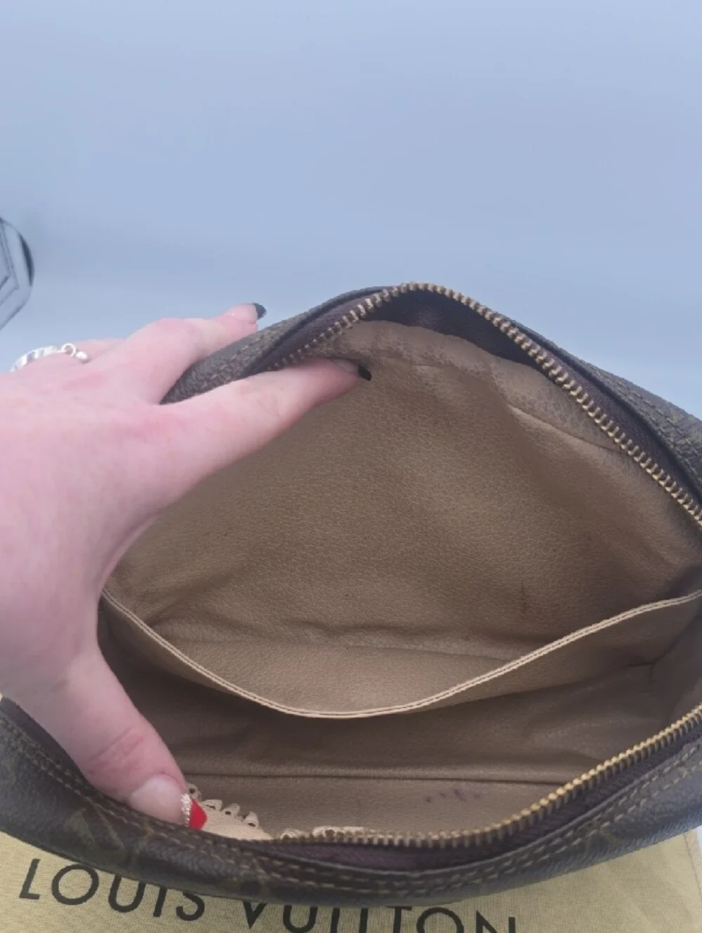 Louis Vuitton Brown Signiture Monogram Unisex Trousse 23 Bag (EUC)(COA)(DUSTY)✨️
